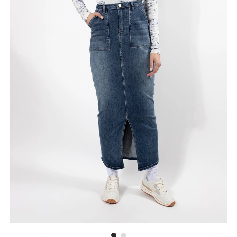 Gorgeous stretch denim midi skirt
